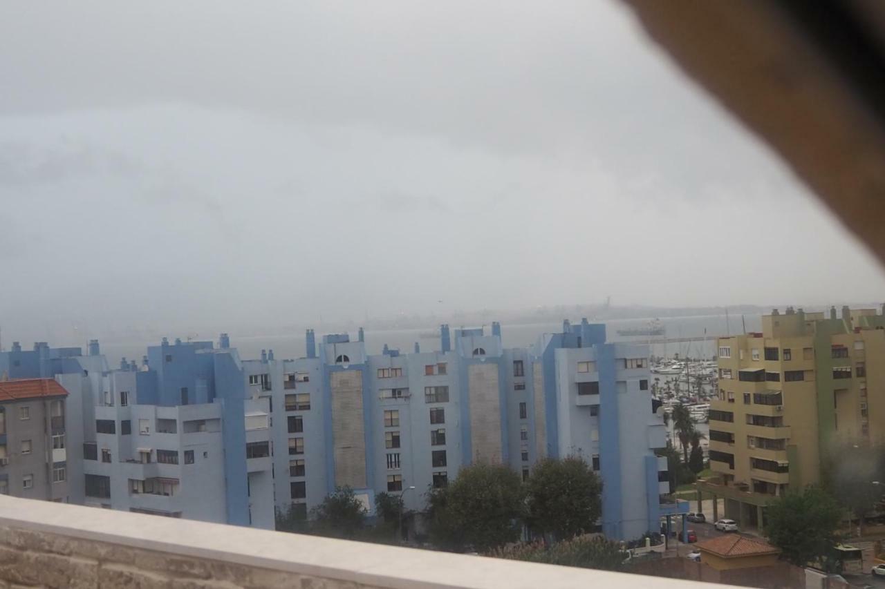 Tiny Apartment On The Roof Touching Gibraltar La Línea de la Concepción Exterior foto